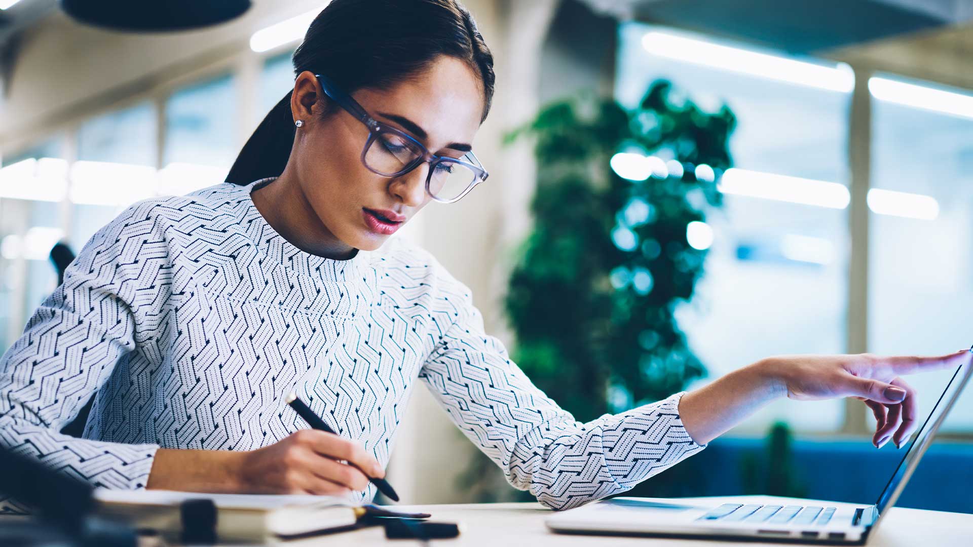 What’s the difference between a standing order and direct debit?
