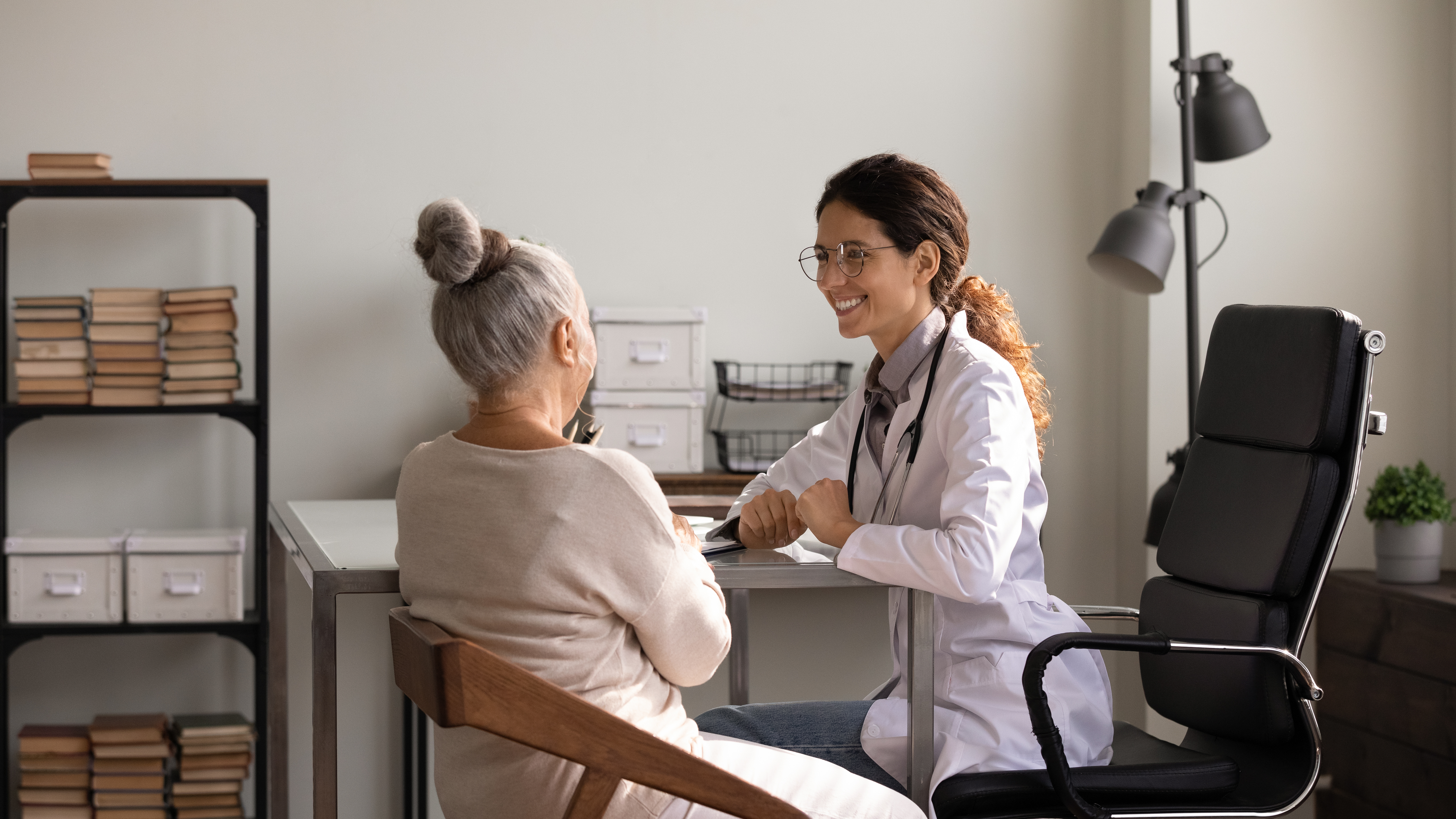 Patient with female doctor